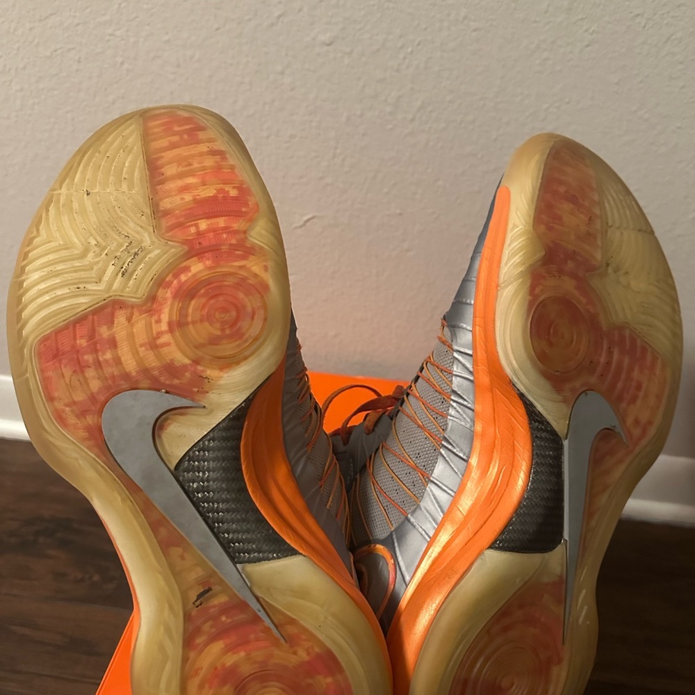 Nike Hyperdunks - image 6